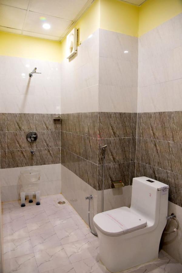 Hotel Tridev Grand Varanasi Ngoại thất bức ảnh